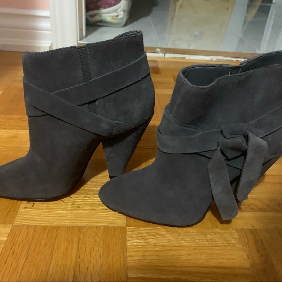 Nine West booties - Picture 2 of 4